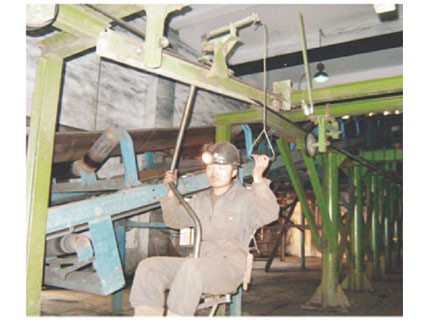 靜態(tài)上、下車裝置